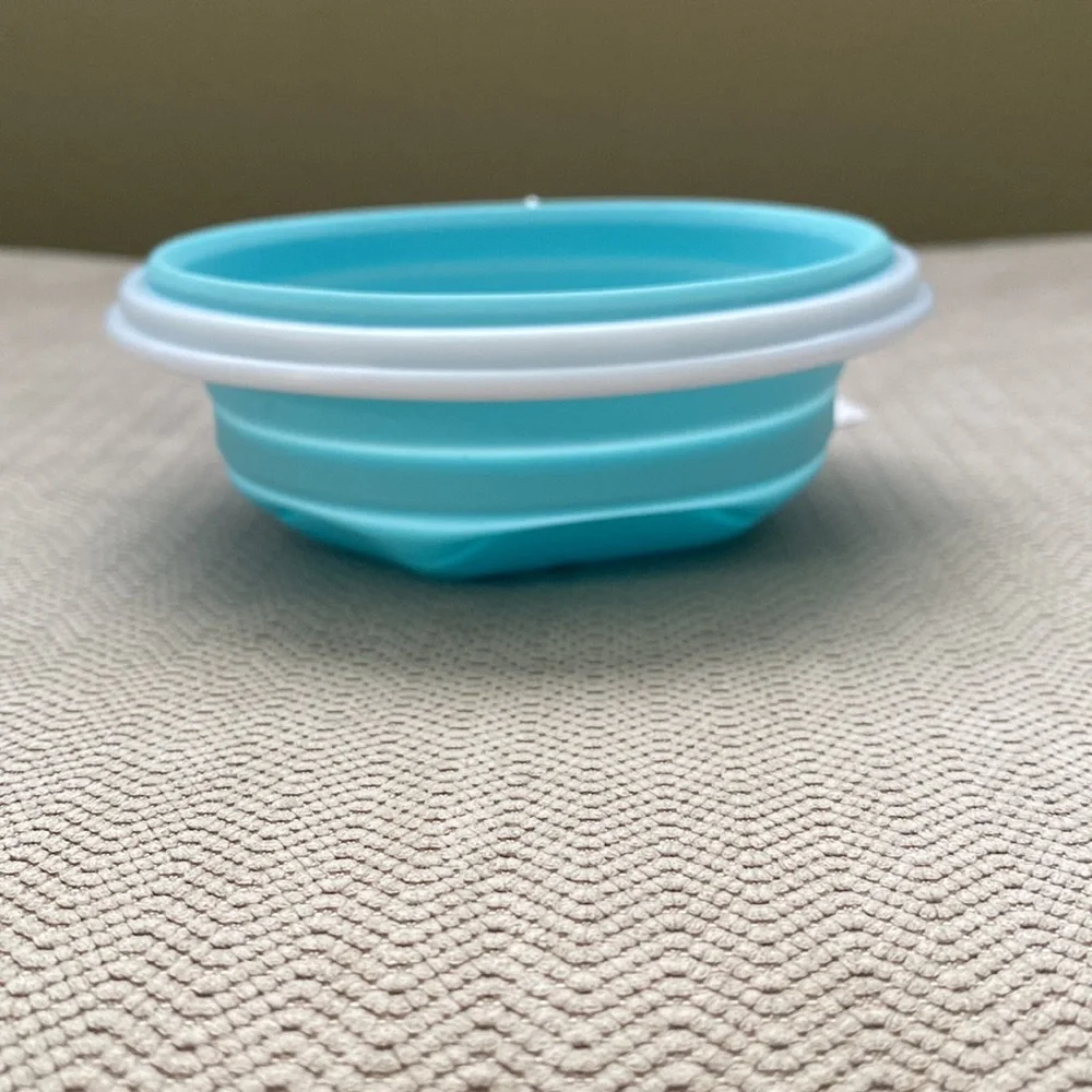 Travel doggie bowl